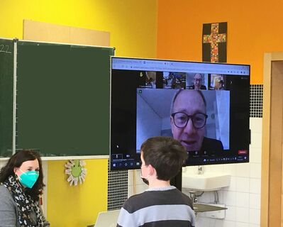 MdL Storz beim digitalen Schulbesuch an der Grundschule Bubsheim